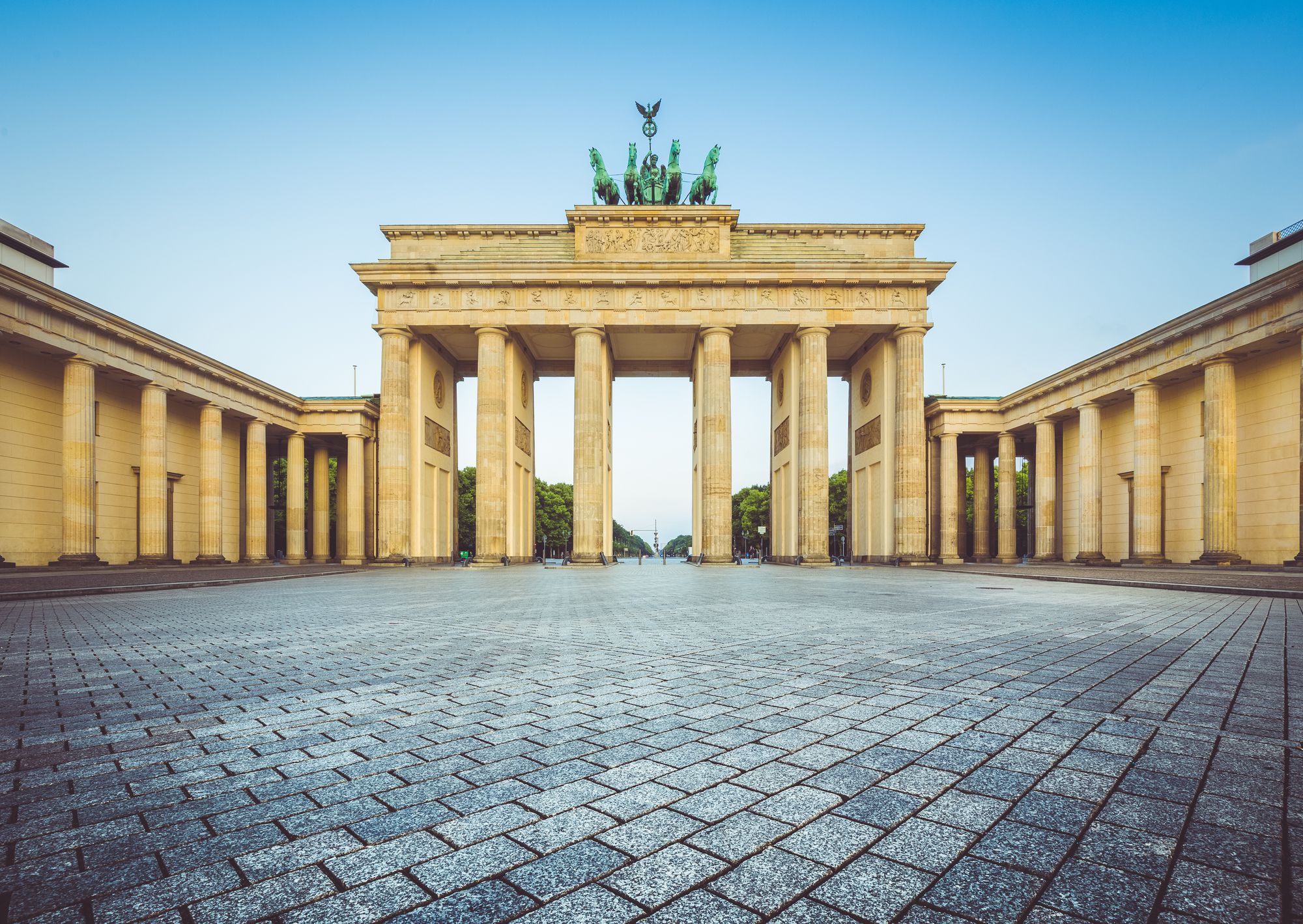 Brandenburg Gate & Other Top Photo Spots in Berlin | Localgrapher