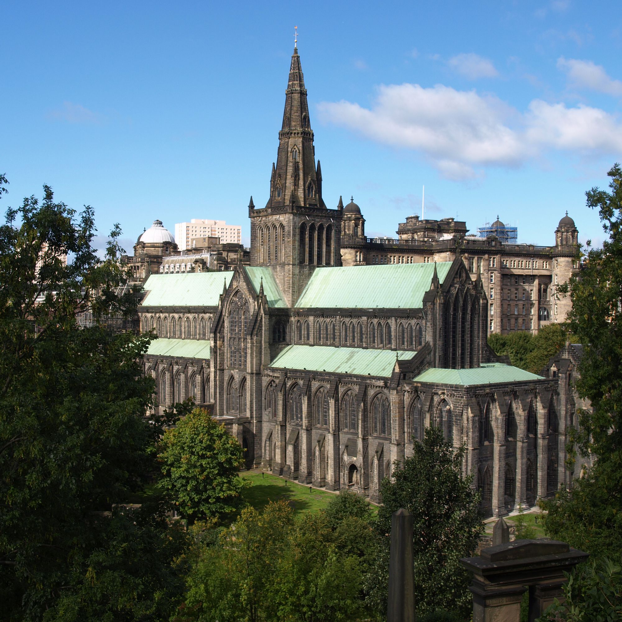 Glasgow Cathedral & Other Top Photo Spots in Glasgow | Localgrapher