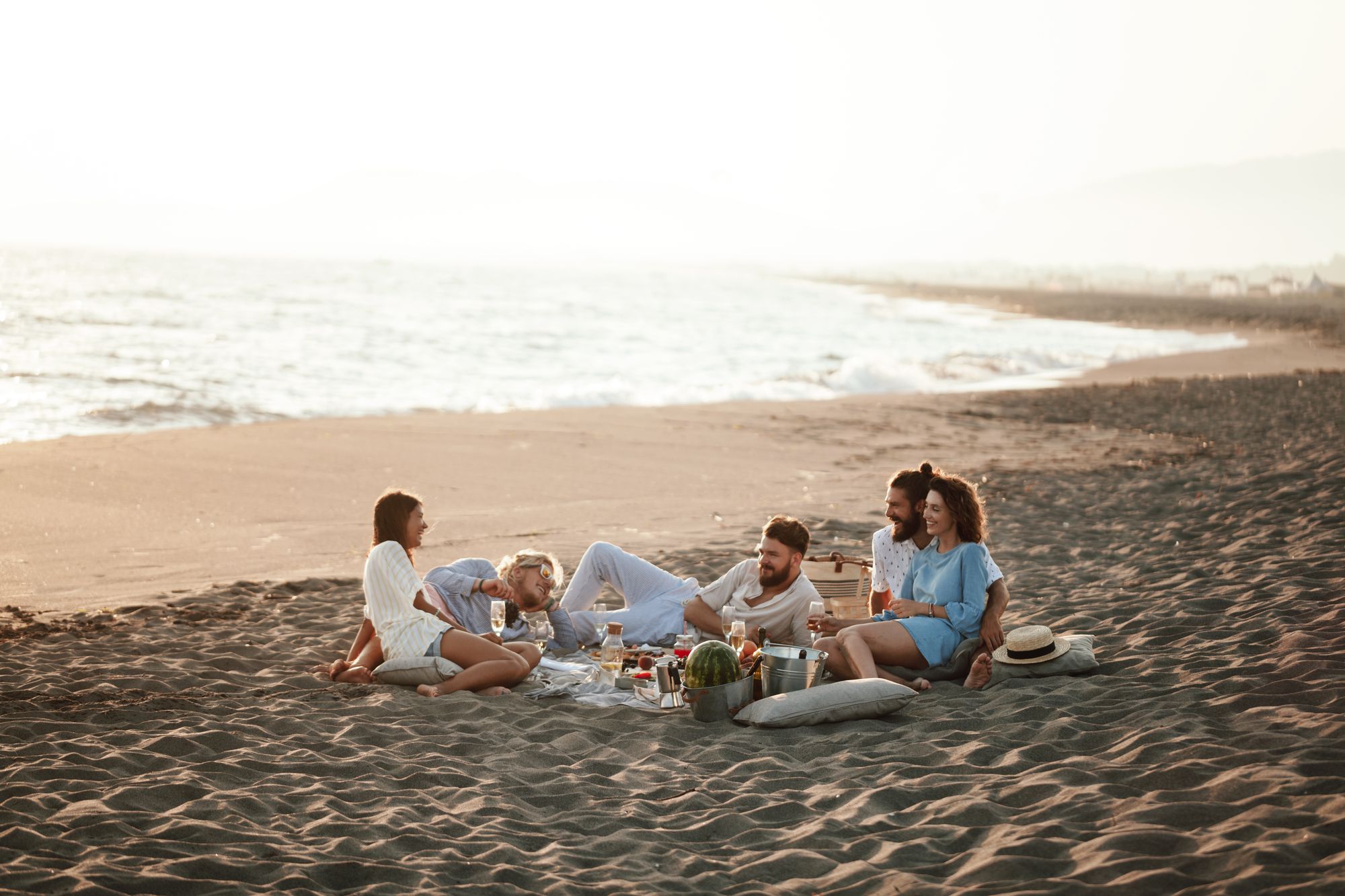 15 Essentials For Your Next Fancy Picnic Photoshoot Localgrapher 4380