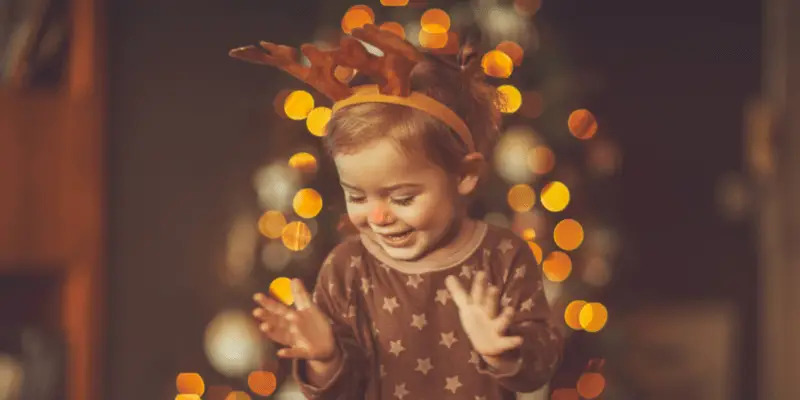 10+ Children's Christmas Photo Shoot Ideas You Will Love | Localgrapher