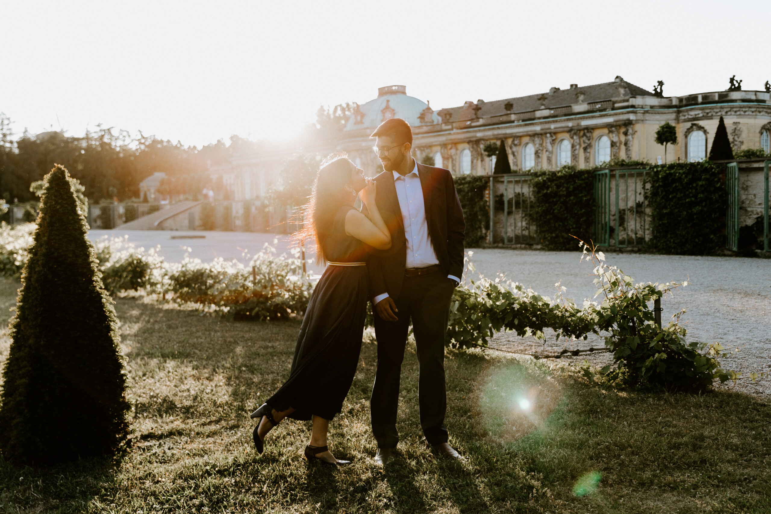 15 Original Couple Photography Ideas That Will Give You Adorable Photos |  Localgrapher