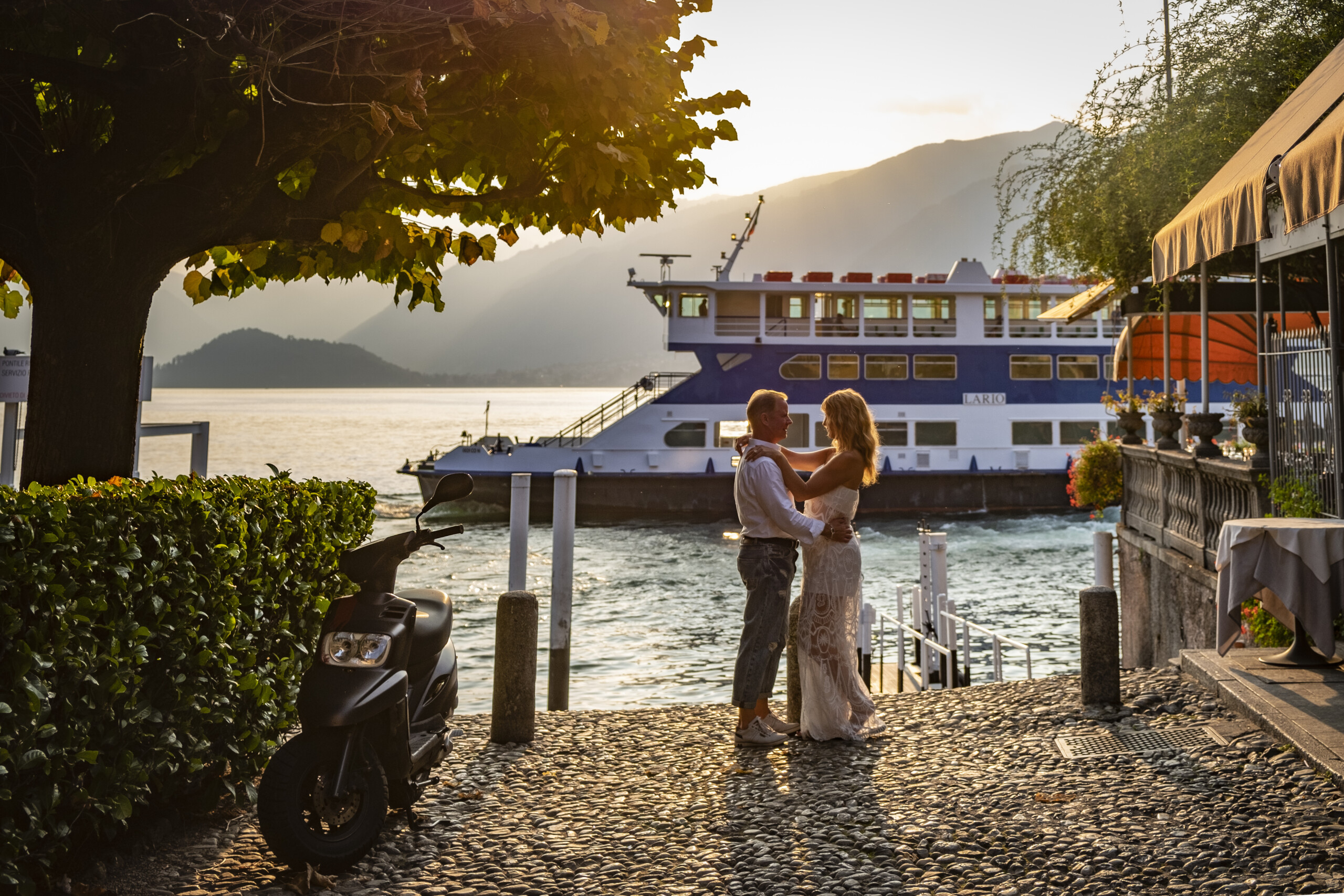 Couple's photoshoot by Diego, Localgrapher at Lake Como