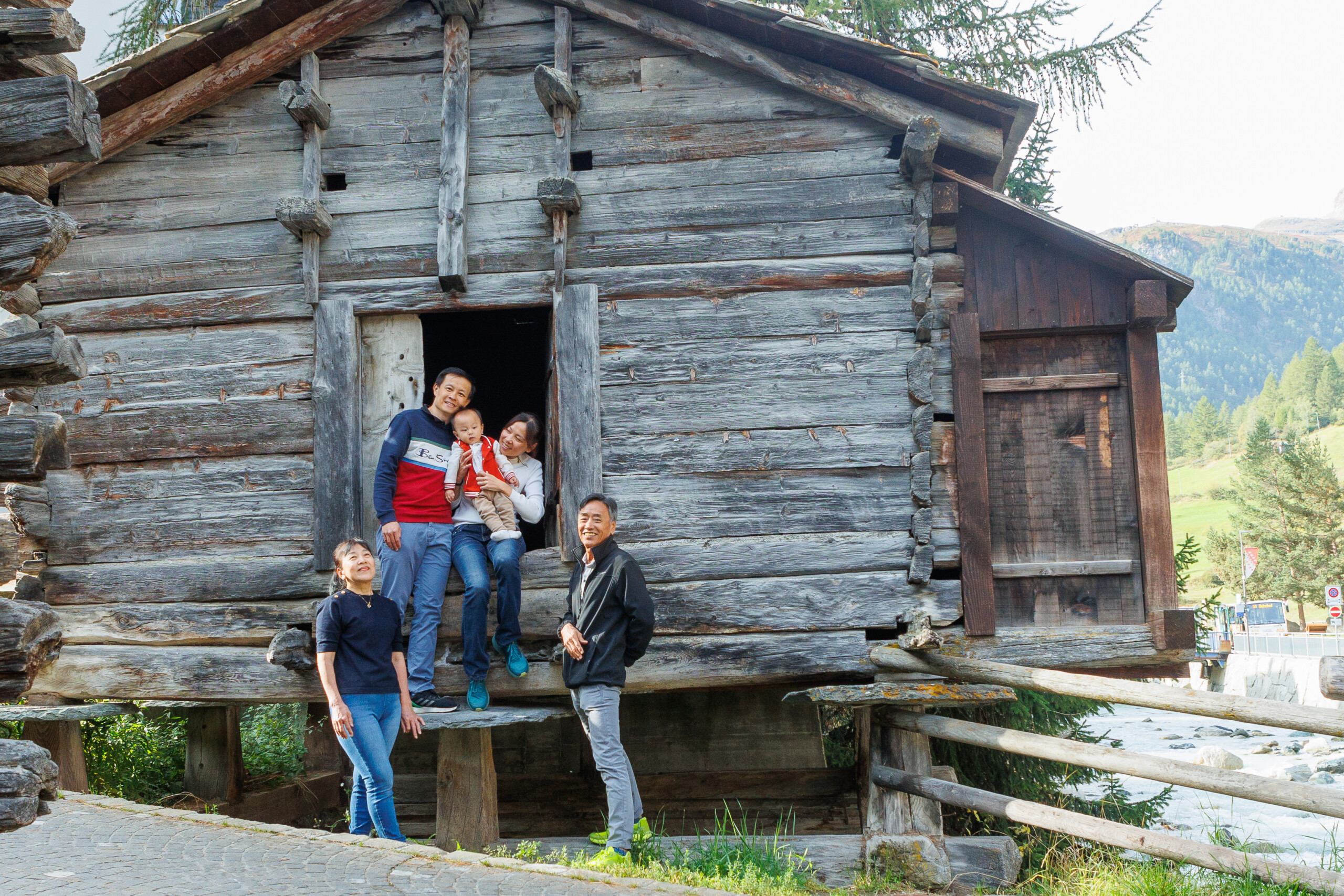 Family photoshoot by Juan, Localgrapher in Zermatt